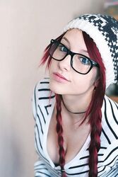 marvelous hipster chick. Photo #1